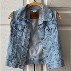 Levi’s denim vest